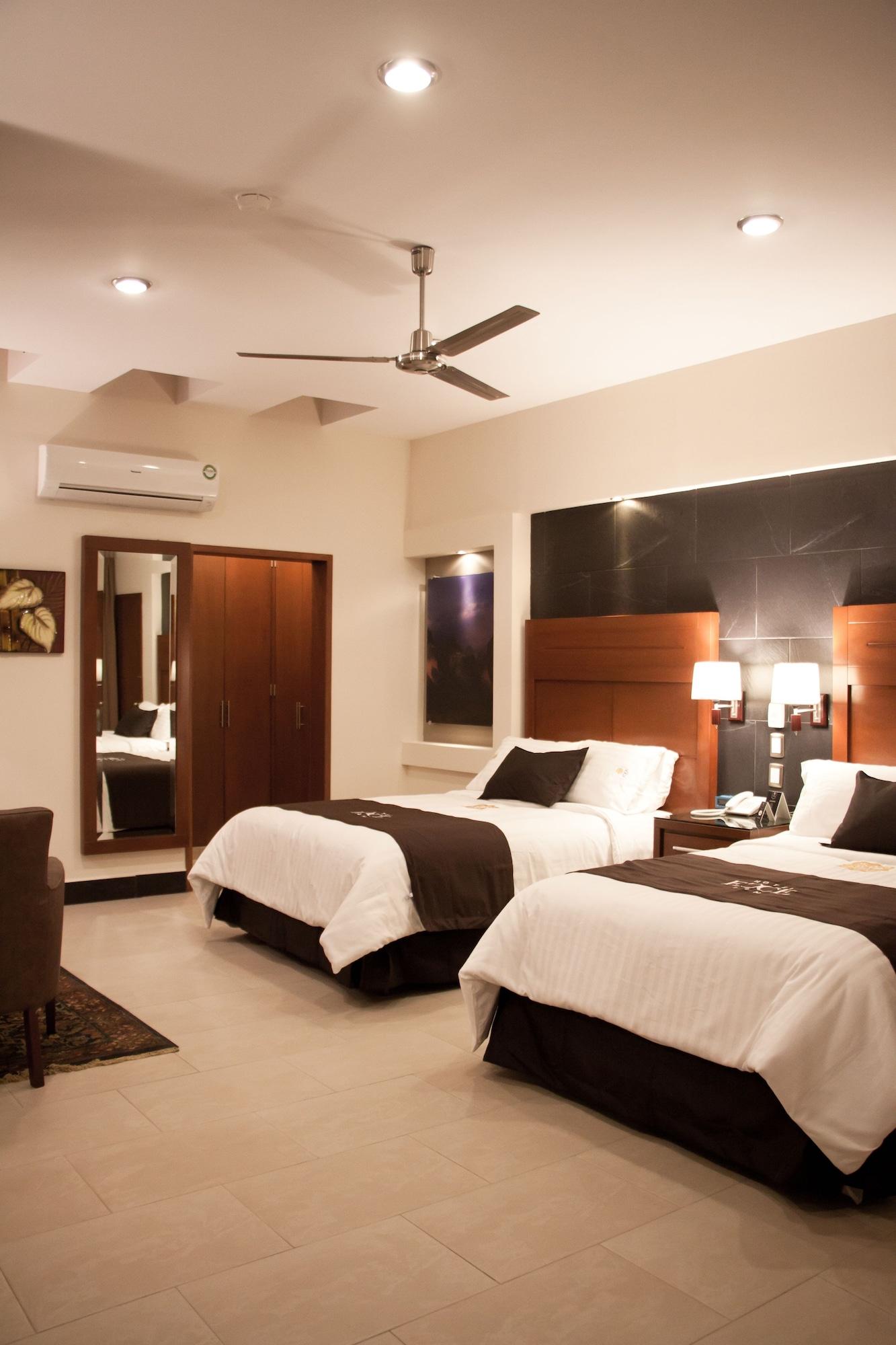 Hotel Ecce Inn&Spa Silao Exterior foto A room at the hotel
