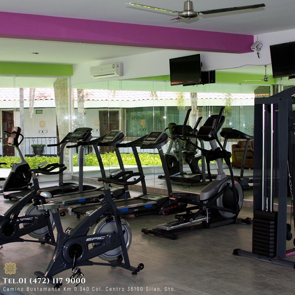 Hotel Ecce Inn&Spa Silao Exterior foto A gym in Mexico City