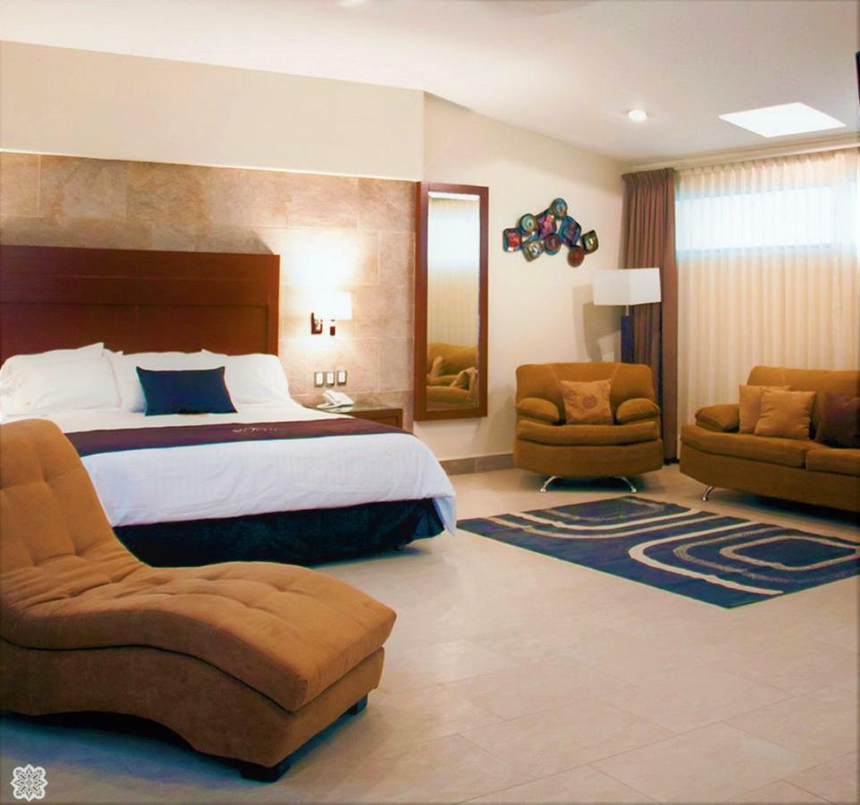 Hotel Ecce Inn&Spa Silao Exterior foto Suite at the Grand Palladium Resort